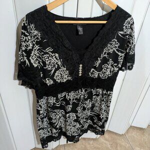 NWOT Style & Co Black Women's Top longer style size Large